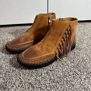 NWOT Antelope Moccasins Boots suede Size 39 light/dark brown - no box